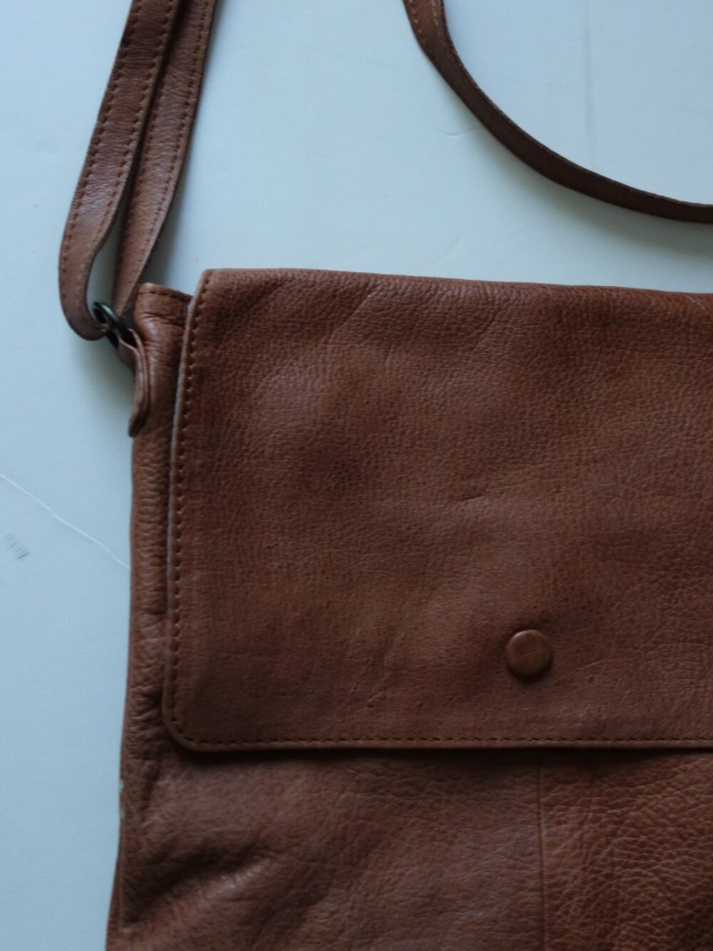 Day & Mood Brown Leather Crossbody Bag 8.5 X 9" Adjustable Strap